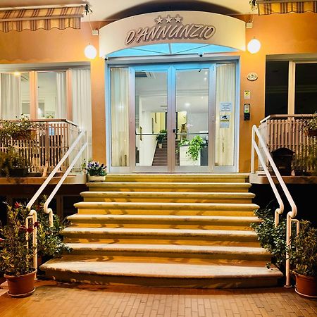 Hotel D'Annunzio Cattolica Buitenkant foto