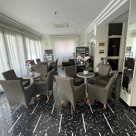 Hotel D'Annunzio Cattolica Buitenkant foto